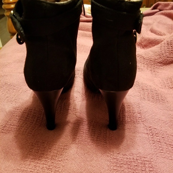 Black velvet boots size 8 - Picture 3 of 6